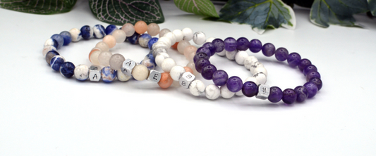 initiaal edelsteen armband