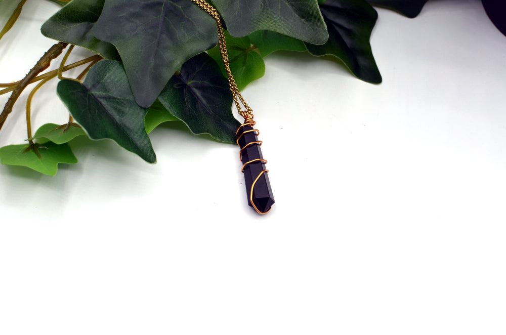 ketting met edelsteen hanger van zwarte toermalijn 