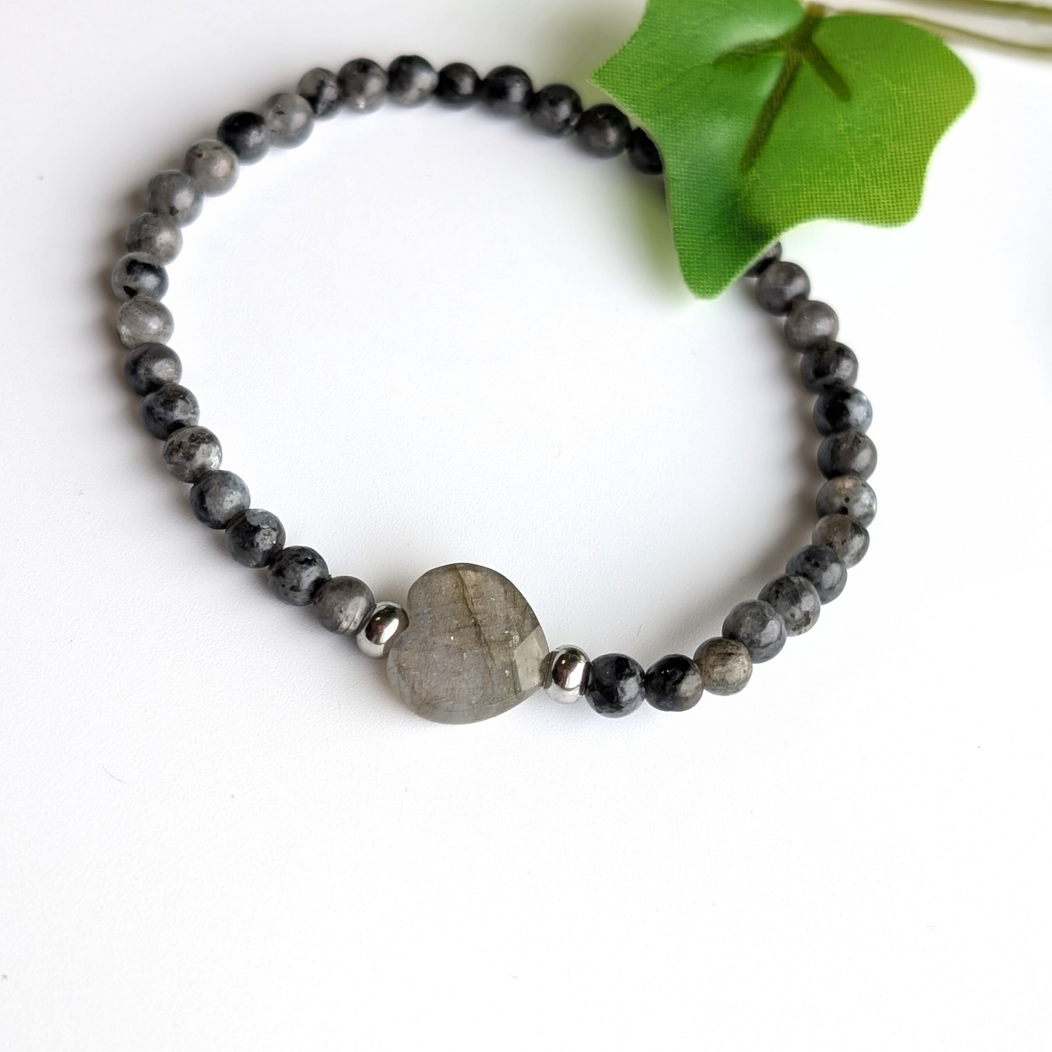 edelstenen armband met hartjes