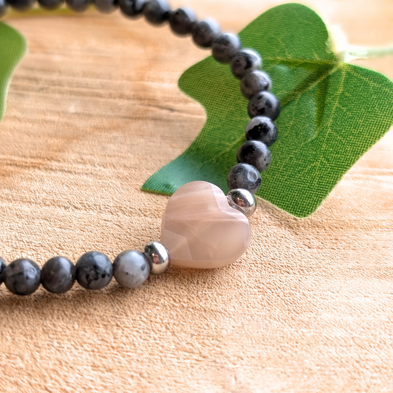 larvikiet armband met maansteen