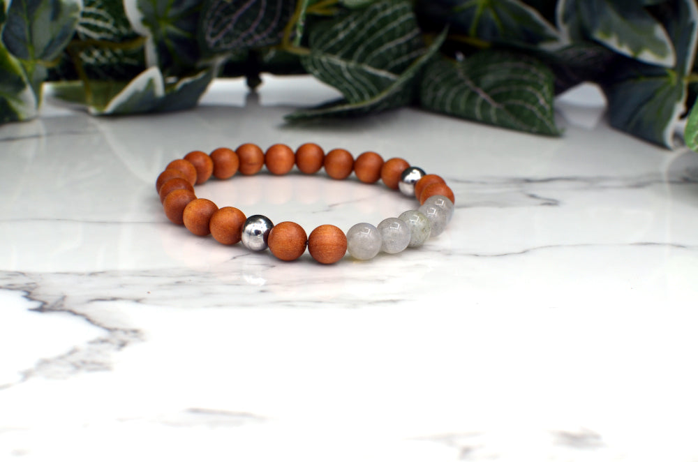 edelstenen armband van labradoriet en sandelhout